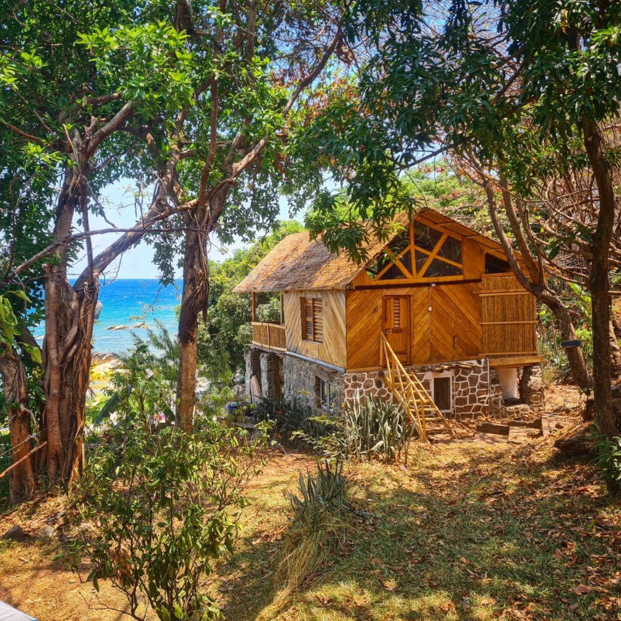 Butterfly Space- A Non-Profit Eco-Lodge Nkhata Bay ภายนอก รูปภาพ
