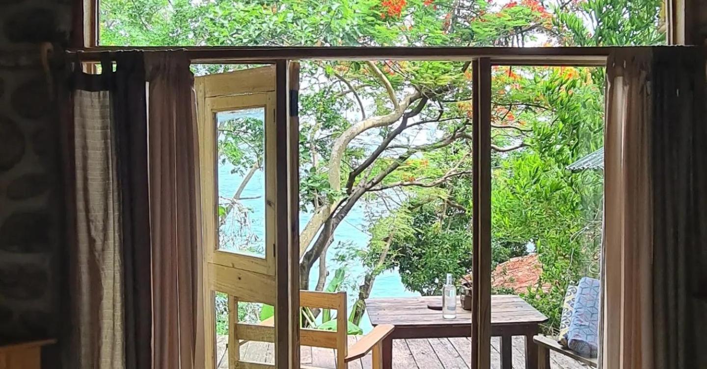 Butterfly Space- A Non-Profit Eco-Lodge Nkhata Bay ภายนอก รูปภาพ