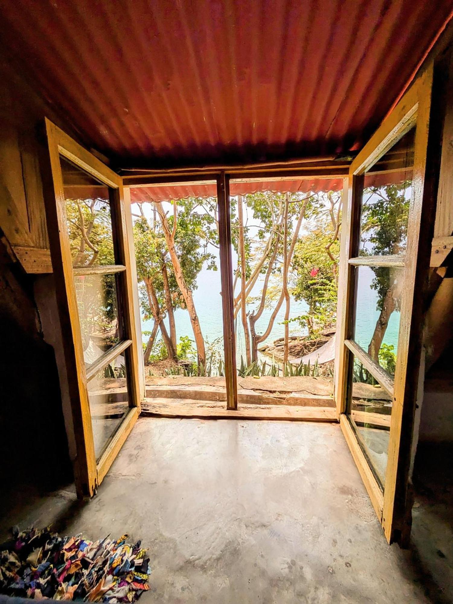 Butterfly Space- A Non-Profit Eco-Lodge Nkhata Bay ภายนอก รูปภาพ