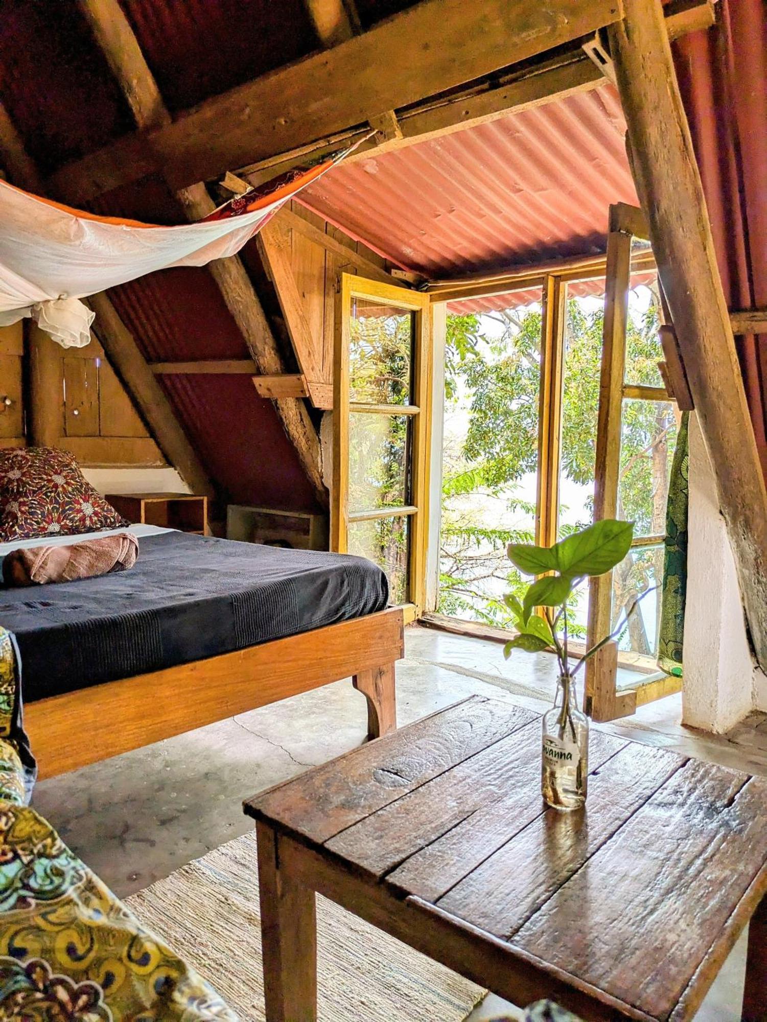 Butterfly Space- A Non-Profit Eco-Lodge Nkhata Bay ภายนอก รูปภาพ