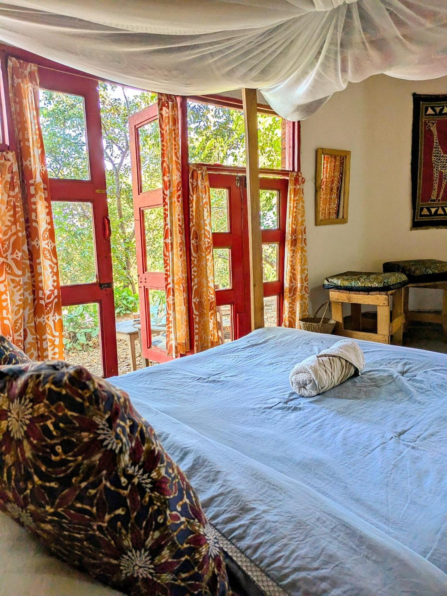 Butterfly Space- A Non-Profit Eco-Lodge Nkhata Bay ภายนอก รูปภาพ