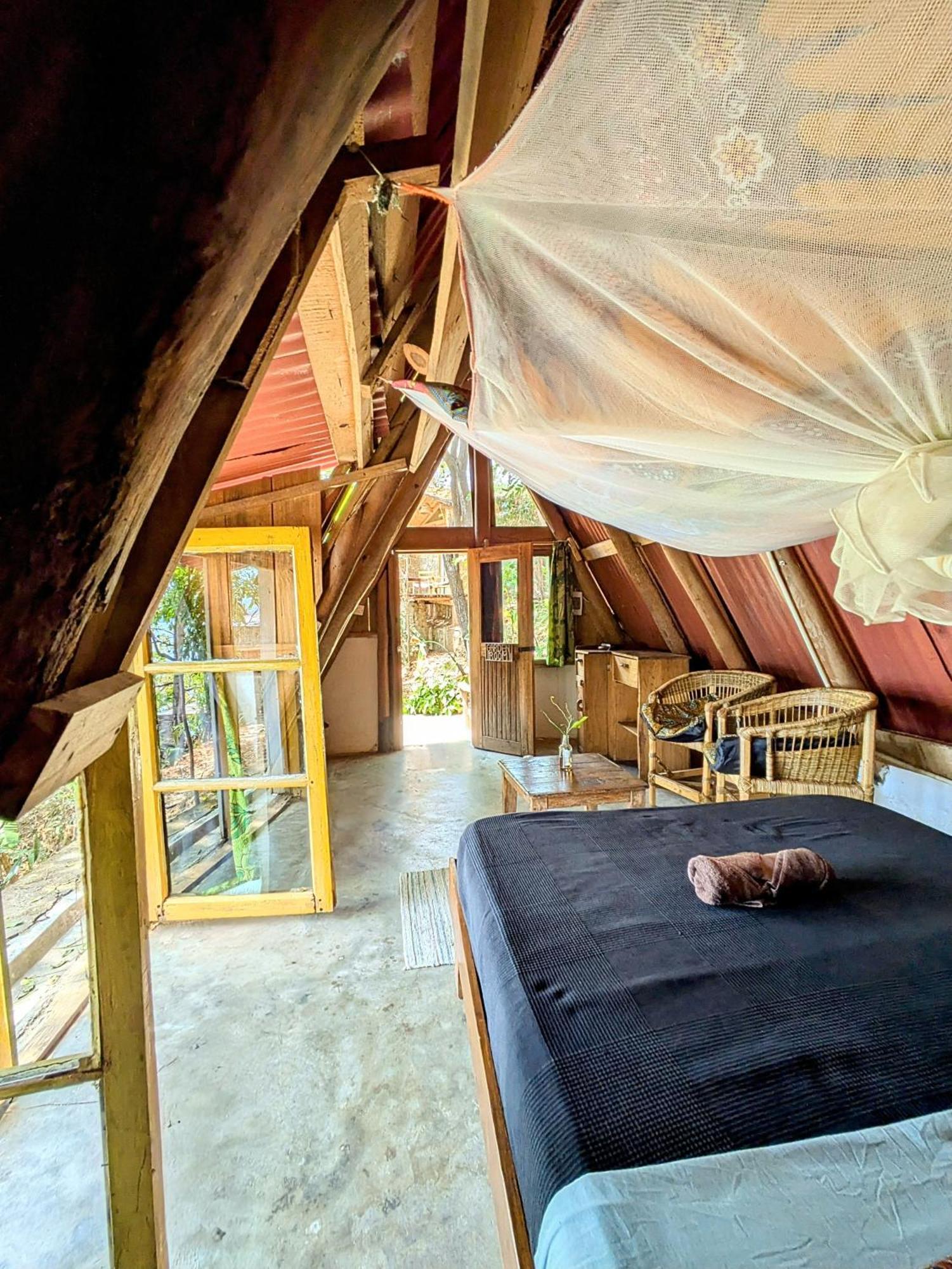 Butterfly Space- A Non-Profit Eco-Lodge Nkhata Bay ภายนอก รูปภาพ